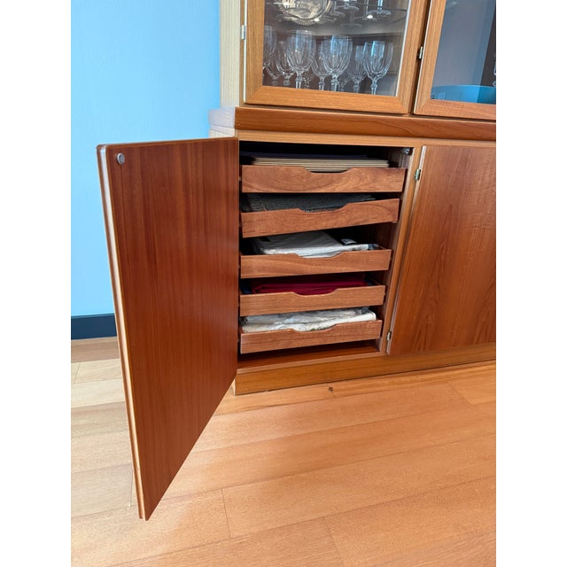 Mid Century Modern China Cabinet For Sale In Nashville - Image 6 of 7
