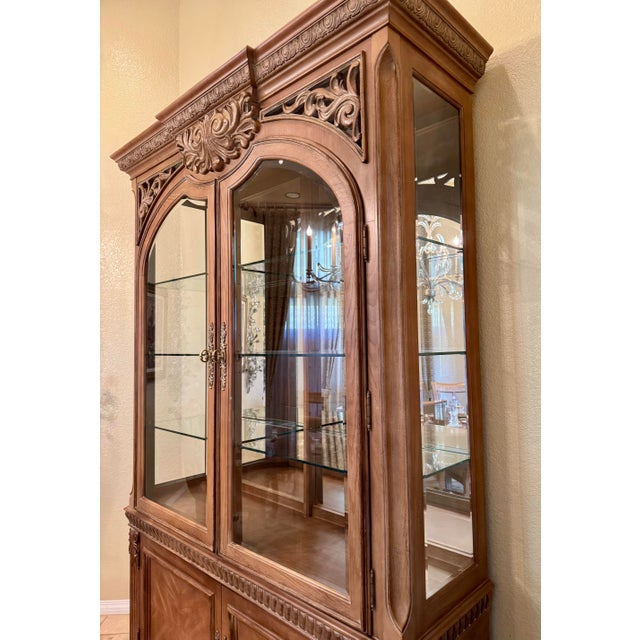Bernhardt Bernhardt China Hutch For Sale - Image 4 of 12
