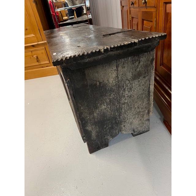 Antique Coffer in Oak For Sale - Image 3 of 9