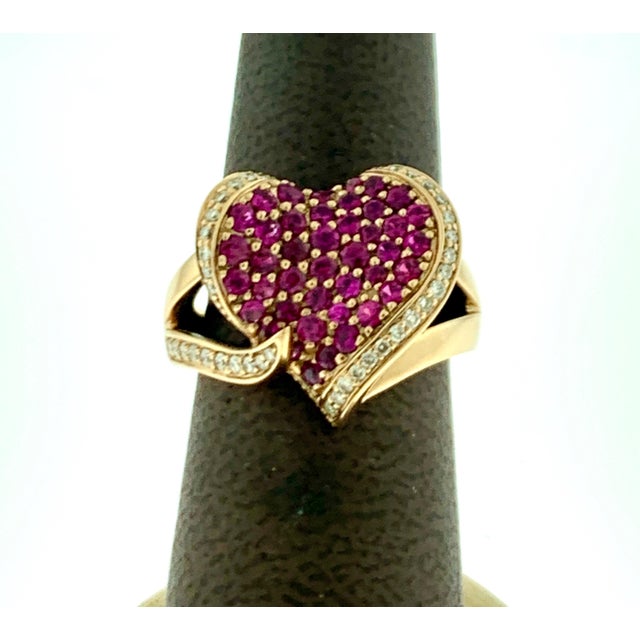 2 Carat Ruby and 0.75 Carat Diamond 18 Karat Rose Gold Heart Shape Ring For Sale In New York - Image 6 of 8