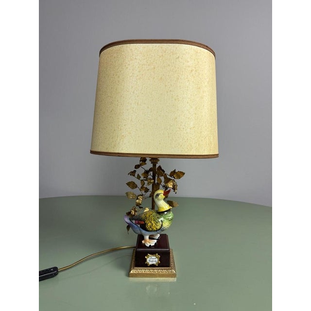 Italian Hollywood Regency Porcelain Waterbird Table Lamp with Sculptural Brass Foliage attributed to Giulia Mangani, Italy, 1970s For Sale - Image 4 of 16