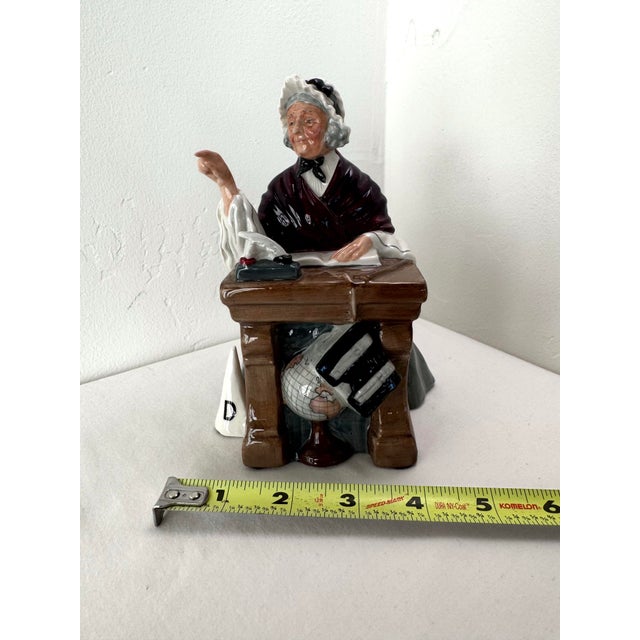 Royal Doulton Figurine ~ the “Schoolmarm” ~ Hn 2223 For Sale - Image 11 of 12