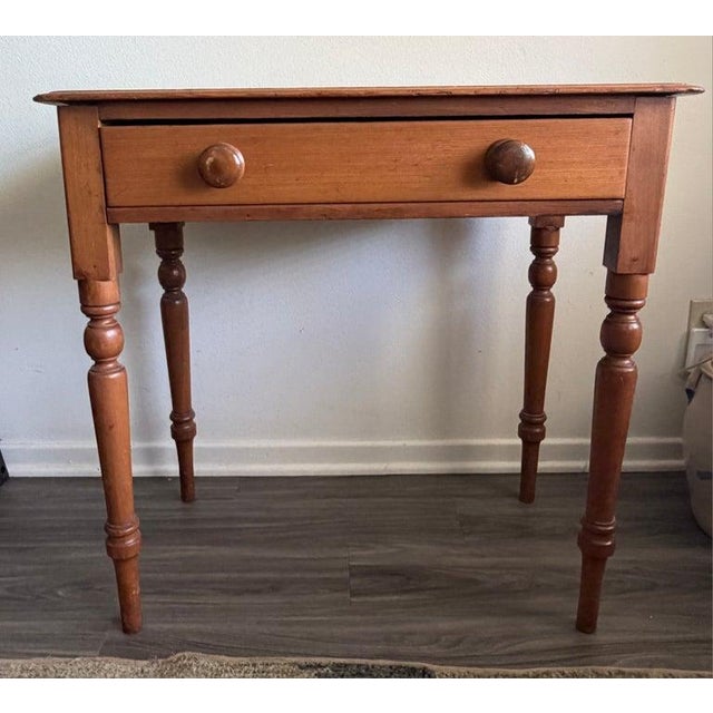 19Thc Pine one drawer side table or vanity from Pennsylvania in pristine condition.The drawer is dovetailed construction...