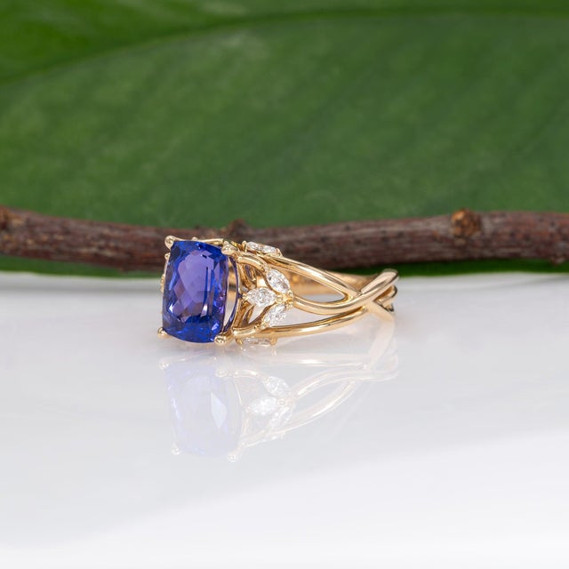Metal 2.7Ct Tanzanite Ring With Lab Grown Diamond Accents: Solid 14k Gold, Size 6.75 For Sale - Image 7 of 10