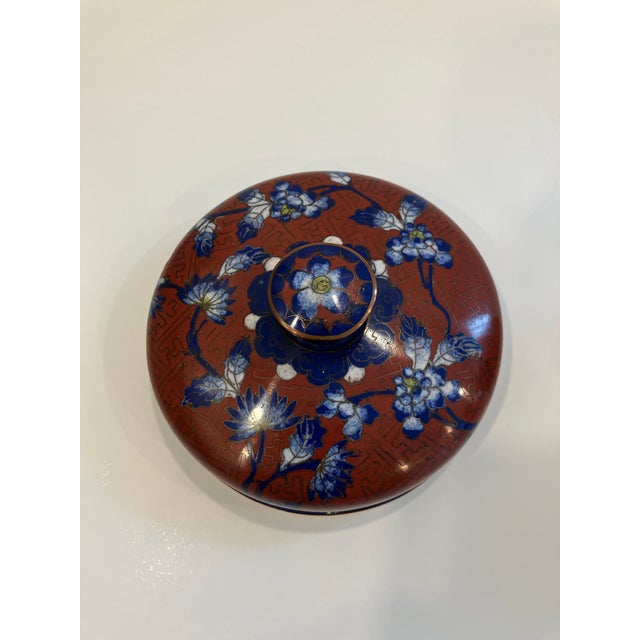 1900 - 1909 Antique Chinese Cloisonné Covered Tea Jar For Sale - Image 5 of 6