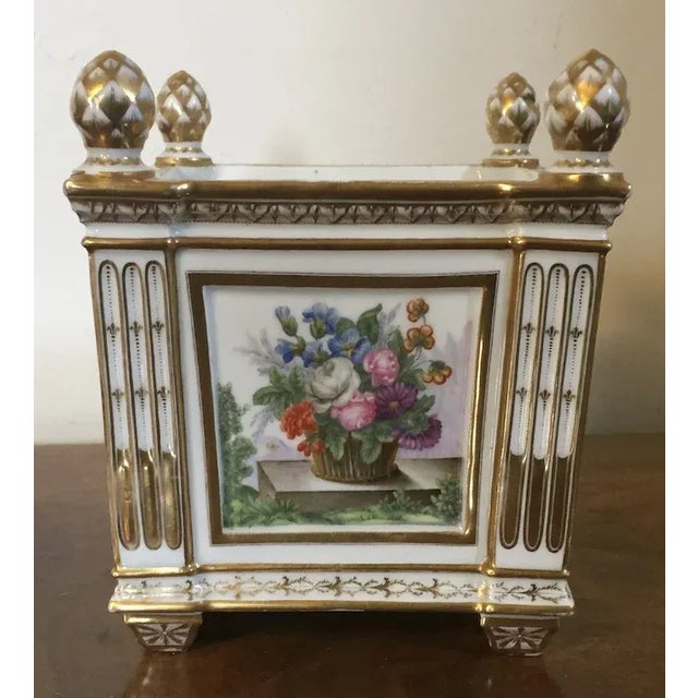 Antique Early 19th Century French Empire Porcelain Cachepot by Nast Decorated with Moorish Columns and Flowers For Sale - Image 11 of 13