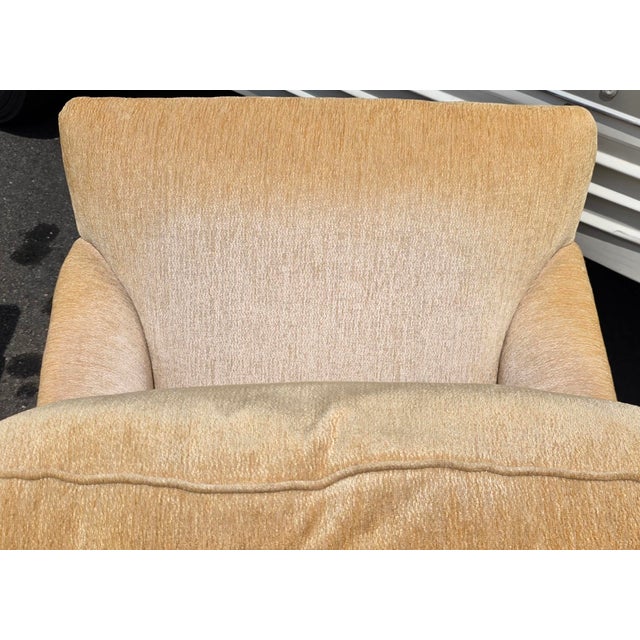 Pair of Henredon Custom Folio Collection English Roll-Arm Lounge Chairs With Matching Ottoman, Late 20th Century For Sale - Image 12 of 14