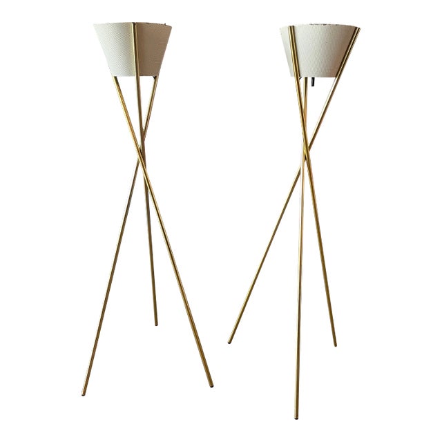 Pair of Gerald Thurston Lightolier Tripod Floor Lamps, Early 50s Design For Sale