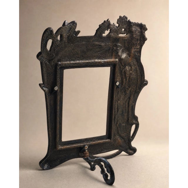 Art Nouveau Antique Art Nouveau Figural Lady Picture Frame with Ivy Motif For Sale - Image 3 of 3