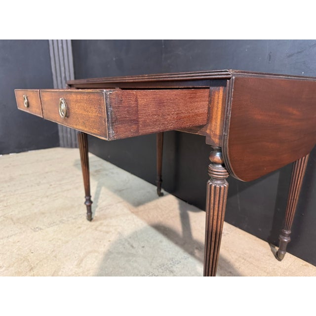 Georgian Sofa Table in the style of Gillows, 1820 For Sale - Image 6 of 18