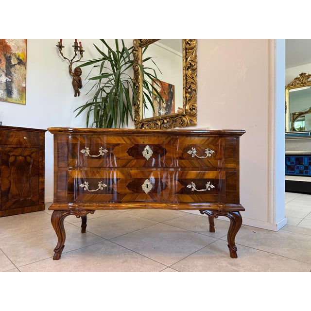 Baroque Chest of Drawers in Walnut Veneer For Sale - Image 9 of 11