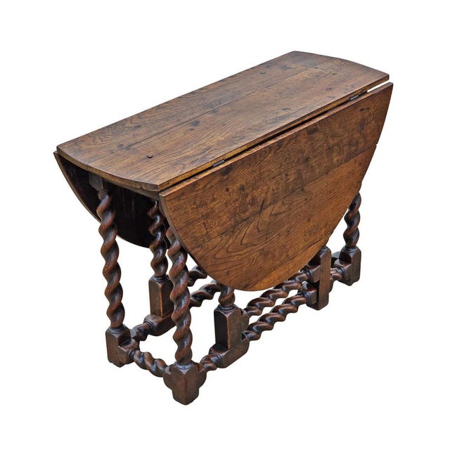 Antique 18th Century Oak Drop-Leaf Gateleg Dining Table – Fine Quality An attractive 18th-century oak gateleg dining table...