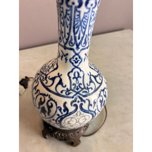 White Late 19th Century Blue and White Chinese Porcelain & Brass Table Lamp For Sale - Image 8 of 9