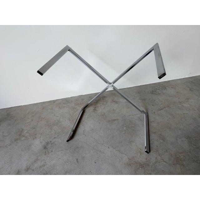 1970s Mid-Century Modern Knoll Barcelona-Style Chrome X-Base Round Glass Coffee Table For Sale - Image 12 of 12