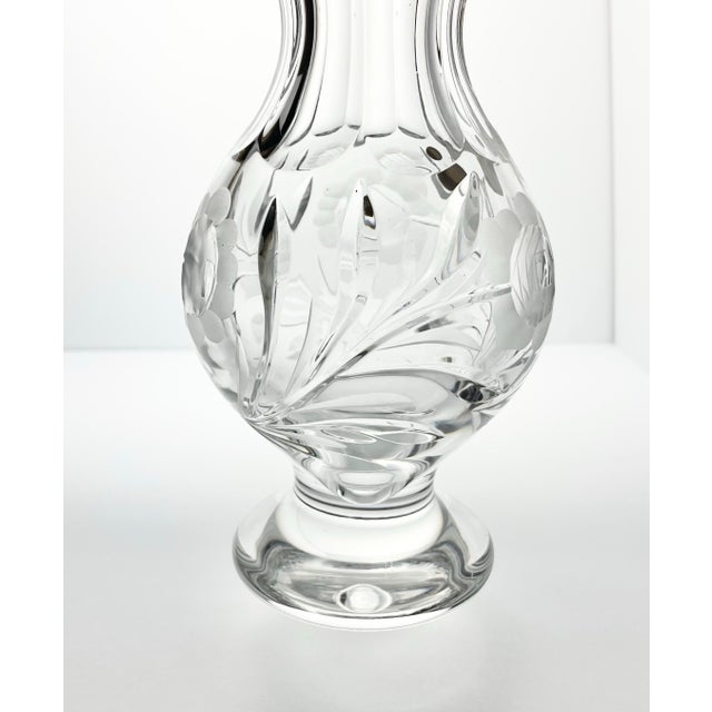 1960s Vintage Nachtmann Footed Presentation Rose Flower Etched Bleikristall Crystal Vase For Sale - Image 4 of 11