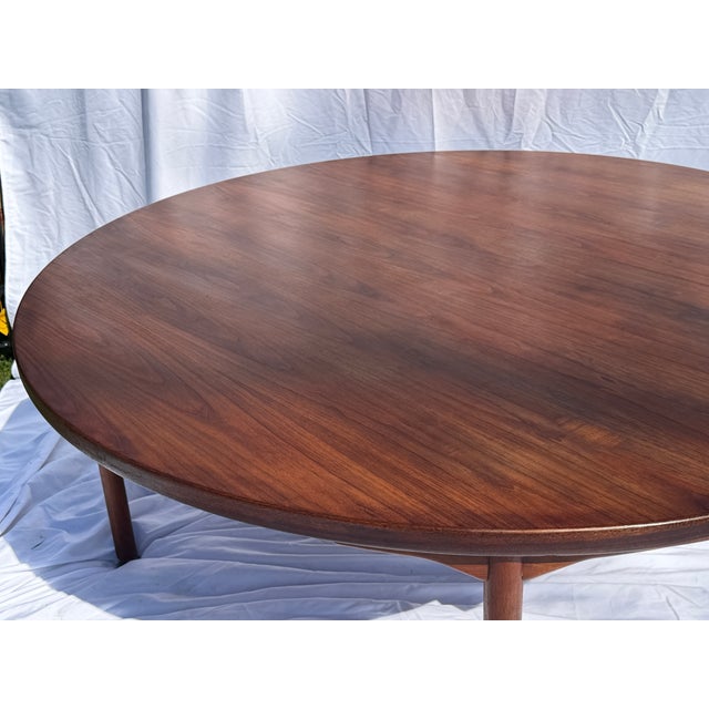Mid-Century Modern 1970s Jens Risom Mid Century Modern Circular Table With Three Drawers 63" For Sale - Image 3 of 17