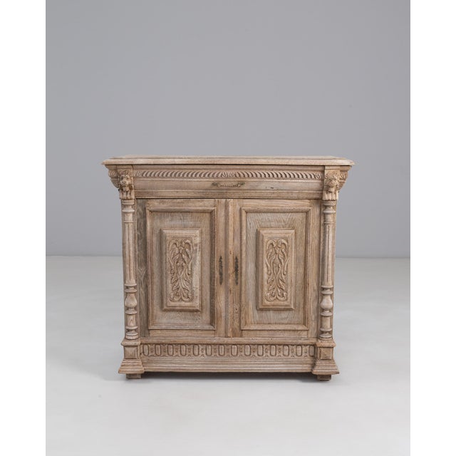 French 1900s Belgian Louis XIII Carved Oak Buffet For Sale - Image 3 of 18