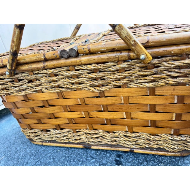 1970s Vintage Scorched Bamboo and Woven Wood Picnic Basket For Sale In Charleston - Image 6 of 8