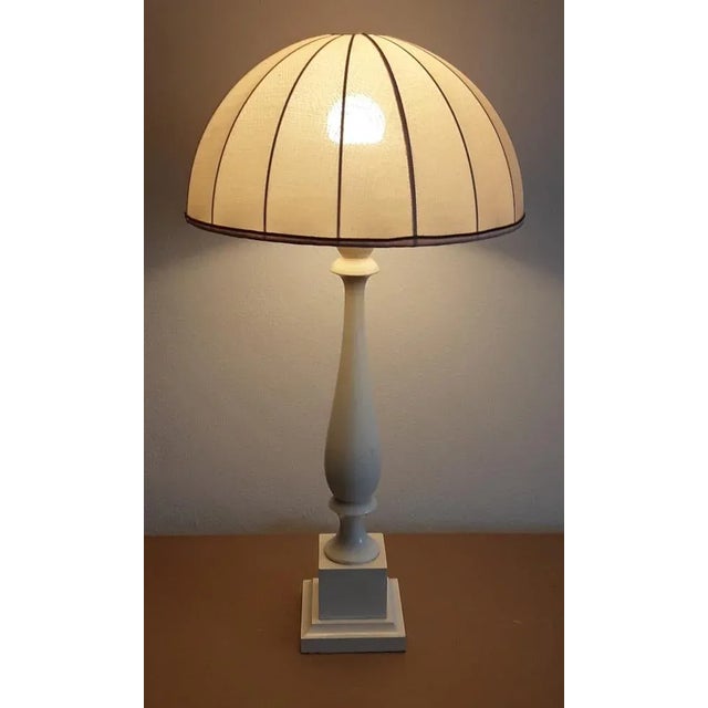 1970s Vintage Table Lamp with Cream-White Lacquered Turned Wooden Column Light, 1970s For Sale - Image 5 of 7