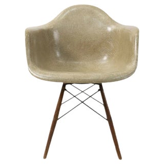 Paw Swivel Base Armchair by Charles & Ray Eames for Zenith Plastics, 1940s For Sale