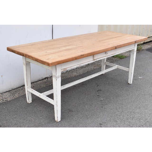 Pine Stretcher Base Farmhouse Table, Circa 1910 For Sale In Baltimore - Image 6 of 12