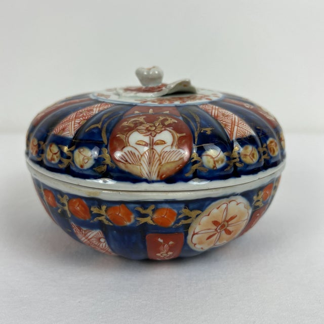 Japanese Early 20th Century Lidded Imari Bowl For Sale - Image 3 of 7
