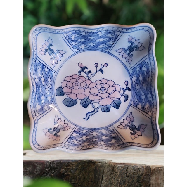 Ceramic Late 20th Century Chinoiserie Blue & White Square Scalloped Trinket Dish For Sale - Image 7 of 8