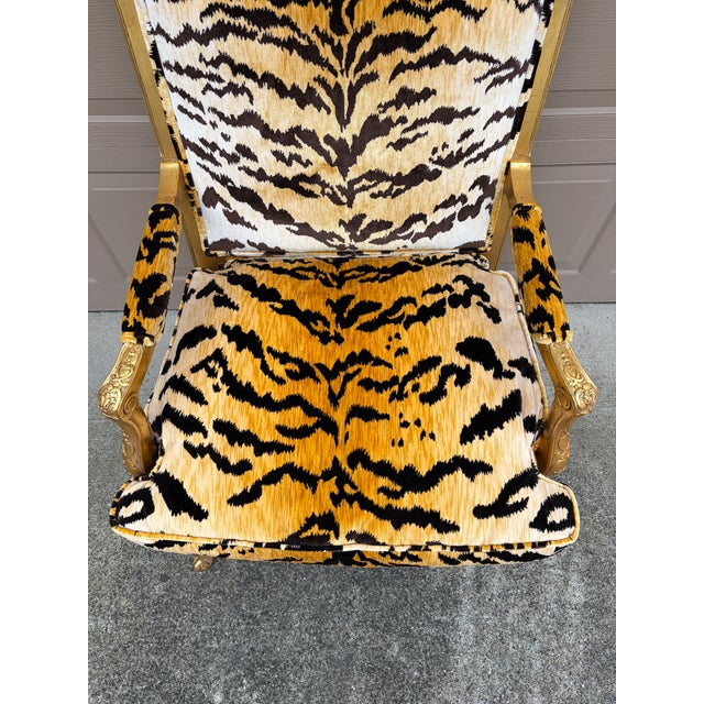 Antique French Regency Giltwood Fauteuil in Scalamandré “Le Tigre” Silk Velvet For Sale - Image 9 of 15