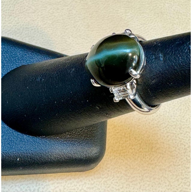 7.68 Ct Blue Green Cat's Eye Tourmaline Cocktail Ring with Diamonds in Platinum For Sale In New York - Image 6 of 18