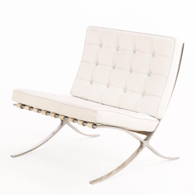Mid-Century Modern Pair of Attributed Knoll International Barcelona Chairs With Matching Ottomans, C. 1988. For Sale - Image 3 of 10