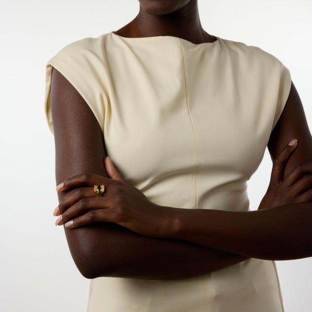 1990s Vintage Sapphire Diamond 18k Yellow Gold Cocktail Ring, Size 6.5 For Sale - Image 5 of 6