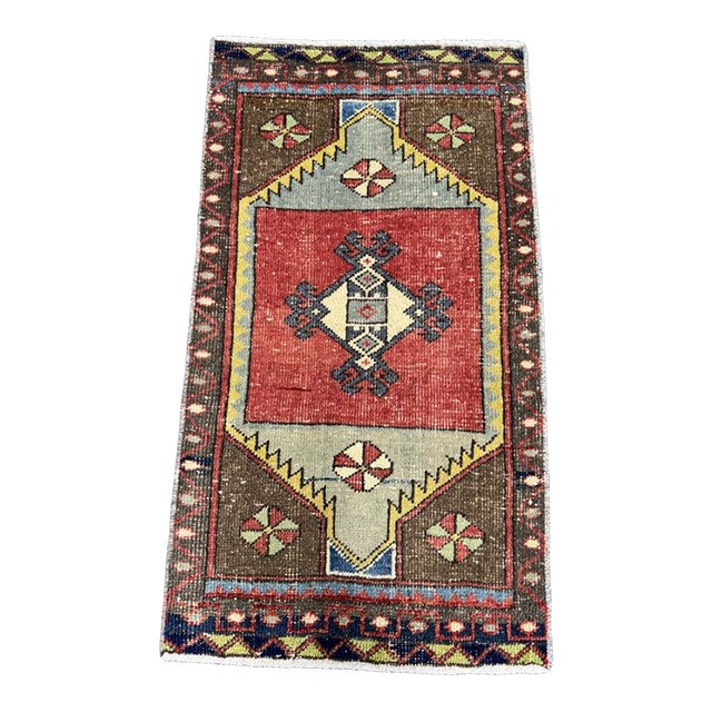 Turkish Yastik Rug 1'6" x 2'9" For Sale