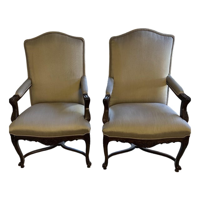 1980s Guy Chaddock French Régence / Louis XV Style Walnut Armchairs - A Pair For Sale