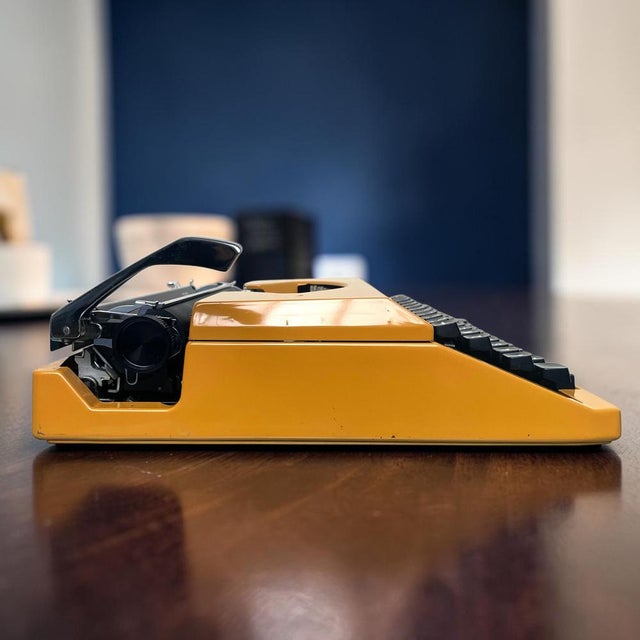 1970s Dutch 10/50 Yellow Typewriter with Case from Sperry Remington, 1970s For Sale - Image 5 of 15