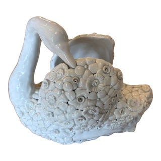 Fiori Blanco Swan Vase/Centerpiece For Sale