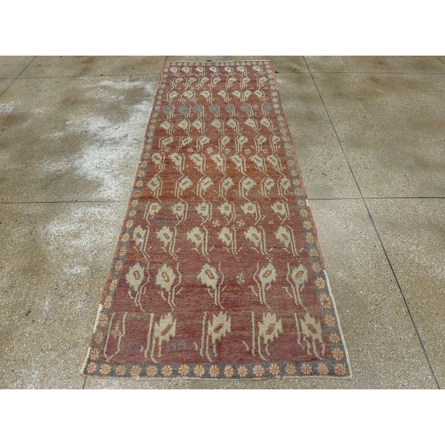 Galerie Shabab Collection Mid-20th Century Turkish Anatolian Small Runner For Sale - Image 4 of 10