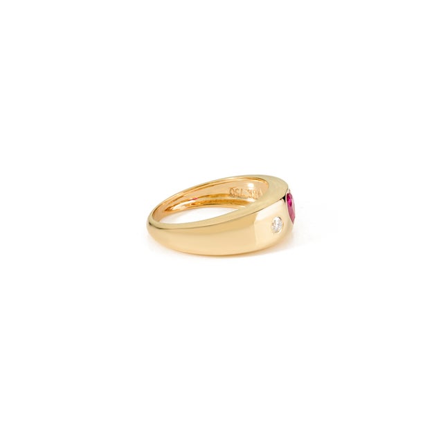 Solid 18k Gold Contemporary Chunky Heart Ring Faceted Ruby & Diamonds Size 6.5 For Sale In New York - Image 6 of 12