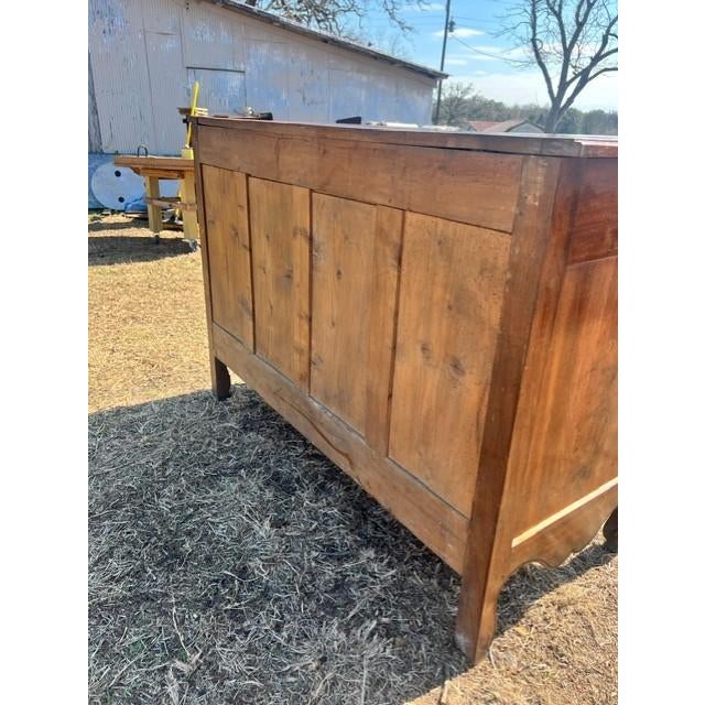 Fine 18th Century French Louis XV Provincial Burl Walnut Sideboard / Buffet. For Sale - Image 10 of 18