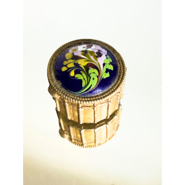 Hollywood Regency Vintage 1980s Hollywood Regency Estée Lauder Palazzo Solid Perfume Compact. For Sale - Image 3 of 12