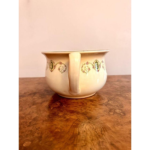 Pretty antique ceramic chamber pot, having a quality antique chamber pot by Baker & Kent, having a cream coloured ground...