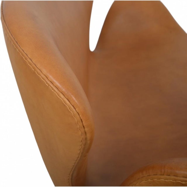 Swan Sofa in Cognac Anilin Leather by Arne Jacobsen, 2000s For Sale - Image 10 of 18
