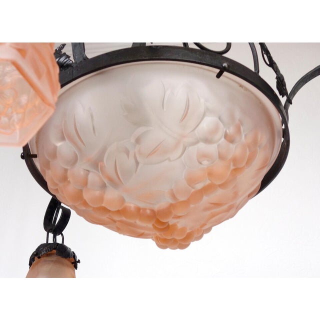 1930s French Art Deco Wrought Iron Degue-Ros Pate de Verre Chandelier, 1930s For Sale - Image 5 of 15