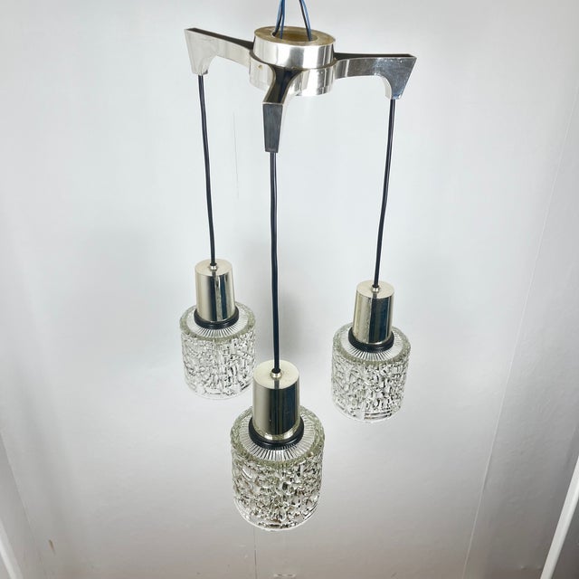 Mid-Century Modern Three-Light Cascade Pendant Lamp in Glass, 1970 For Sale - Image 3 of 12
