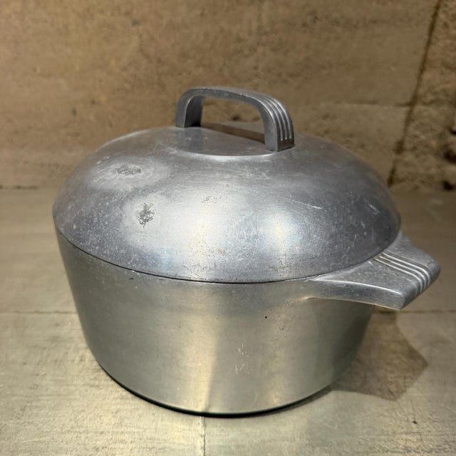 Vintage Wagner Ware Sidney -O- Magnalite 5-Quart Dutch Oven Roaster For Sale In San Diego - Image 6 of 9