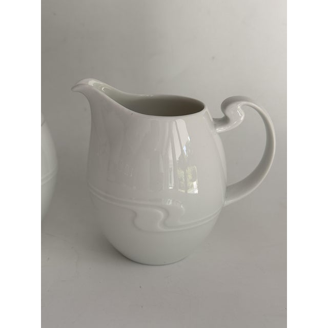 Mid-Century Modern Asimmetria Milk Jug and Sugar Bowl by Bjørn Wiinblad for Rosenthal Studio Linie Germany, 1992, Set of 2 For Sale - Image 3 of 5