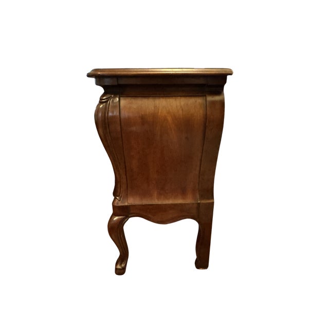 Brown Mid 20th Century John Widdicomb Louis XV Style Bombe Commode – French Provincial Curved Chest of Drawers With Cabriole Legs & Brass Hardware For Sale - Image 8 of 16