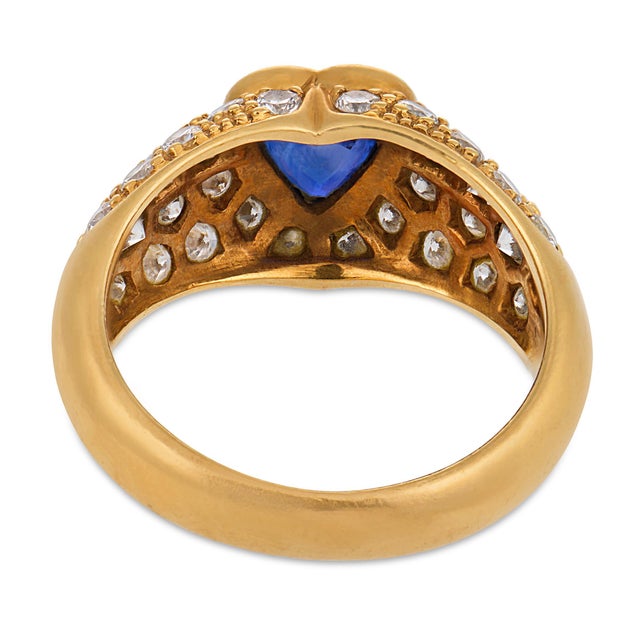 Vintage Heart Shape Sapphire Diamond 18k Yellow Gold Ring, Size 5 For Sale In Los Angeles - Image 6 of 7