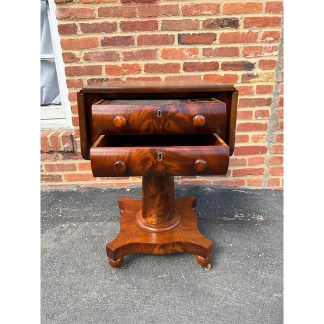 Antique 19th Century American Empire Flame Mahogany Drop Leaf Side Table For Sale - Image 14 of 16