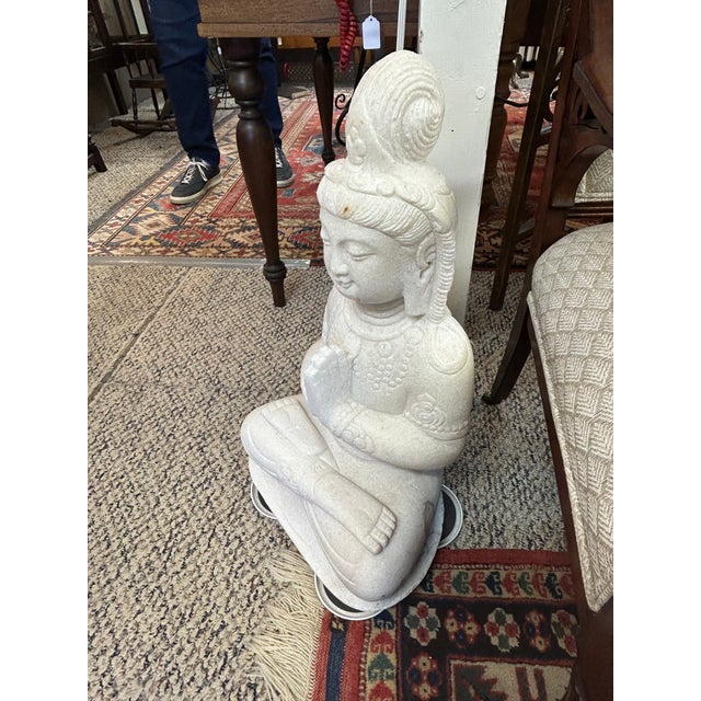 1980s Carved Chinese Marble Statue of Guanyin the Bodhisattva of Compassion For Sale - Image 5 of 11