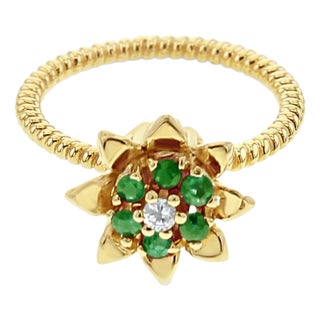 Tall Emerald Tulip Ring 14k Yellow Gold, Size 7 For Sale